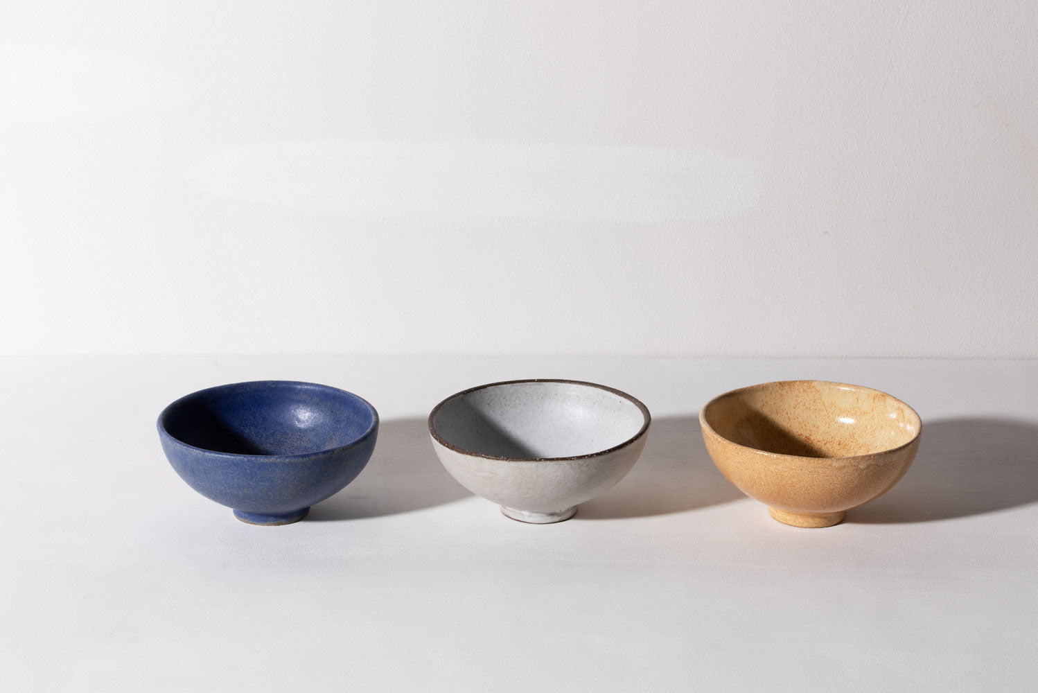 Bowl w. High Edge - Nordic White